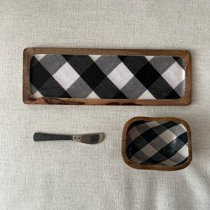 Wood and Checkered Serving Dish Set